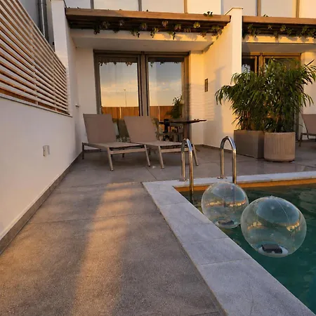 Divina Loft B Adults Only With Shared Pool *