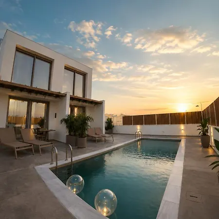 Divina Loft B Adults Only With Shared Pool アパート ペリヴォリア