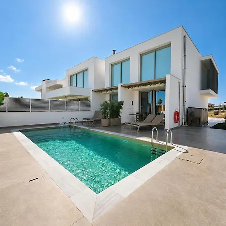 アパート Divina Loft B Adults Only With Shared Pool ペリヴォリア