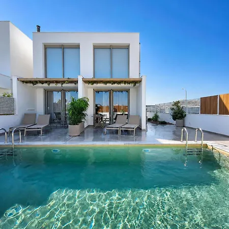Divina Loft B Adults Only With Shared Pool *